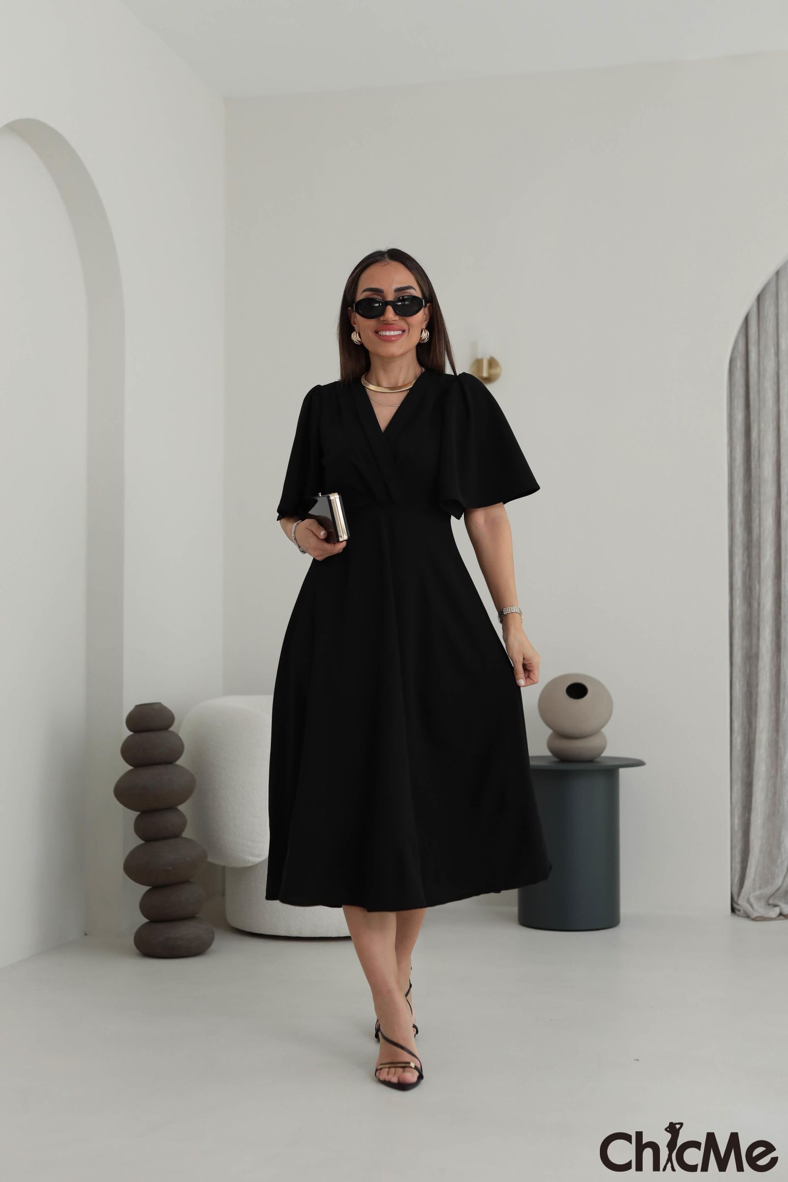 Robe Midi Élégante – فستان ميدي أنيق يجمع بين الأنوثة والراحة